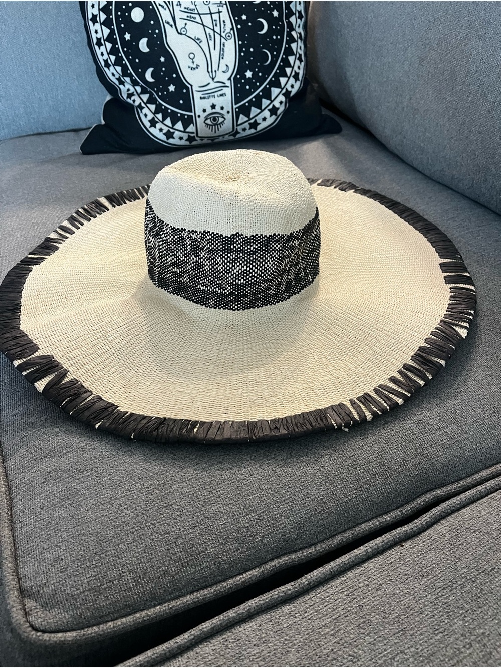ZARA BRAND NEW Wide Brim Straw Sun Hat with Black Trim